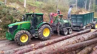 Hackschnitzel Hacken mit John Deere 7310R [upl. by Waly61]